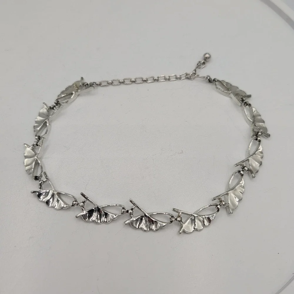 Vintage Silver Toned Textured Leaf Link Choker Necklace Spring Jewelry‎